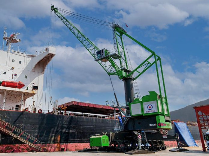 Elektrikli SENNEBOGEN 9300 liman vinci İskenderun Limanı’nda çalışıyor